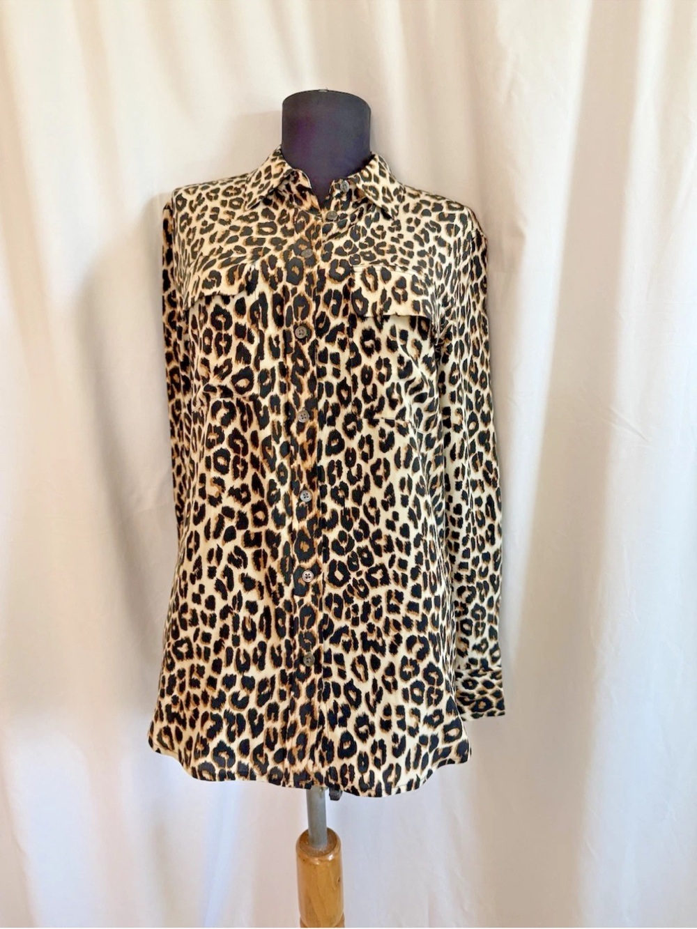 Equipment Femme Silk Leopard Print Top - Size Extra Small